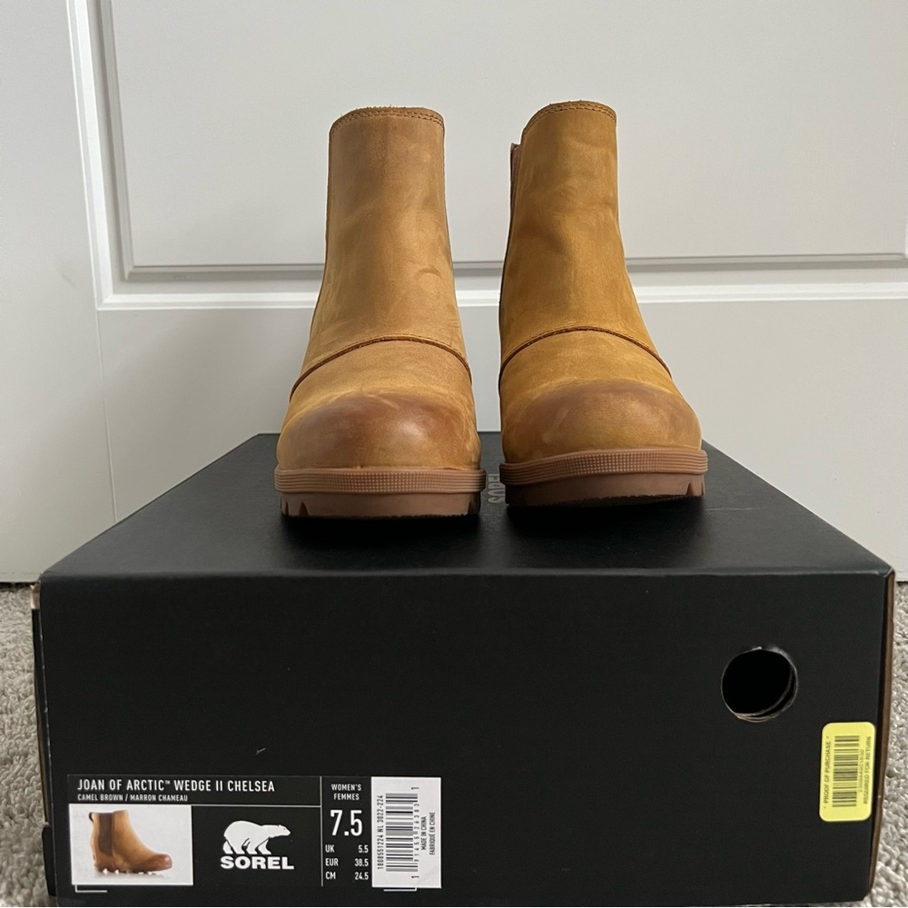 Sorel Joan of Arctic Tan Chelsea Boots